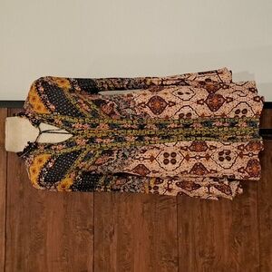 Gently used Altar'd State boho dress/tunic. In beautiful navy maroon, plum. Sm.